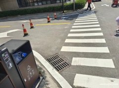 天津寶坻區雙組份劃線 警戒停止線標識 廣場地面標線清白鮮明